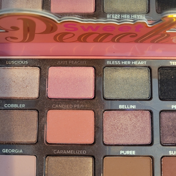 Too Faced Sweet peach palette - Picture 3 of 5
